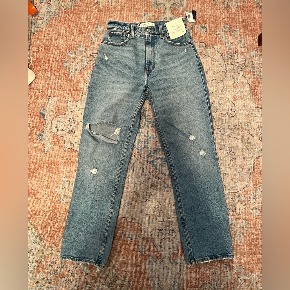 BNWT Abercrombie Curve Love 90’s Straight Ultra High Rise